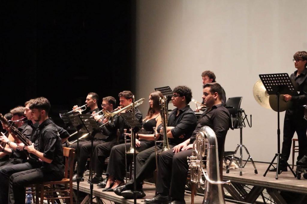 Giovani musicisti della sezione fiati dell’Orchestra Giovanile Nazionale Giuseppe Sinopoli durante il concerto di Messina